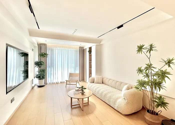 Pikkie Designer\'S Stylish Three Bed Room Apartmemt