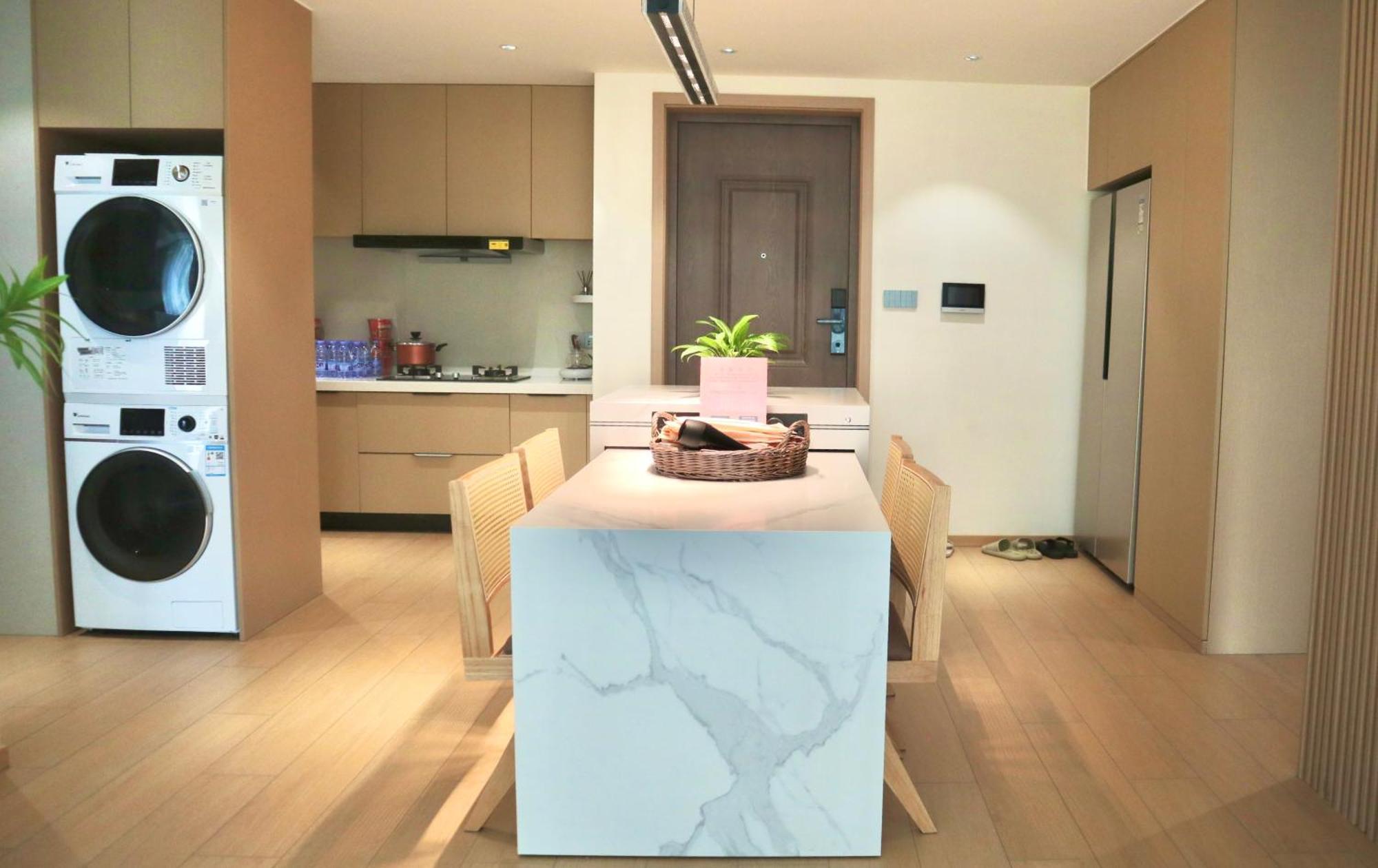Apartment Pikkie Designer's Stylish Three Bed Apartmemt