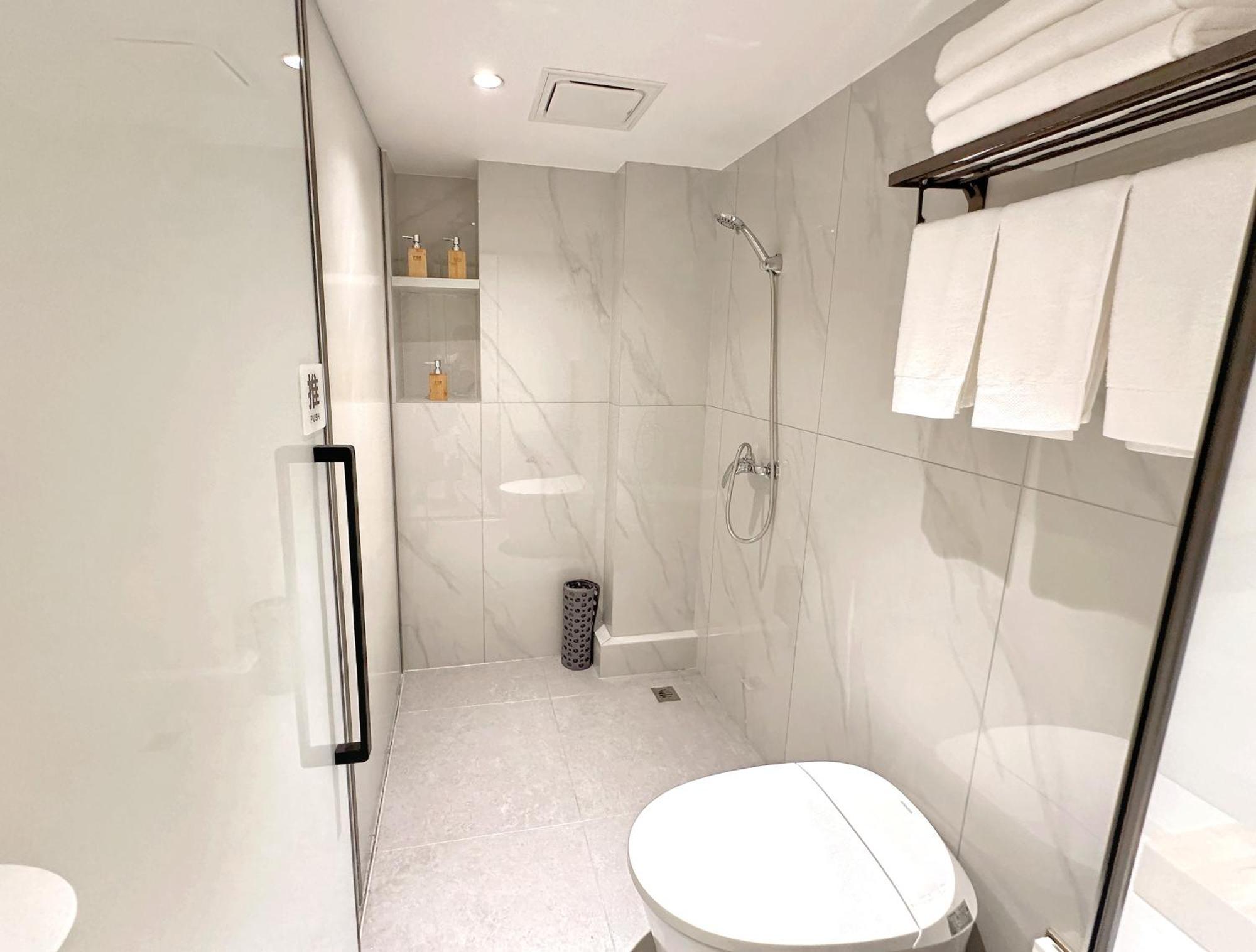 Pikkie Designer's Stylish Three Bed Apartmemt Apartment